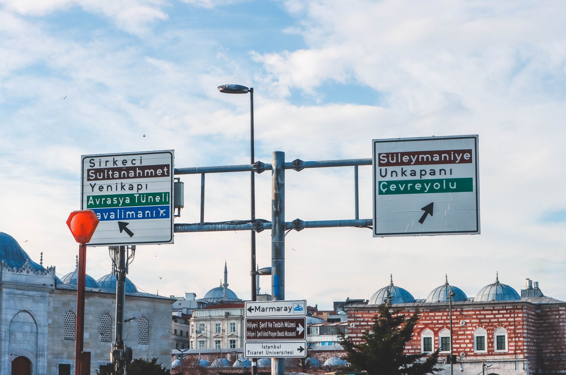 Directional traffic signs in Istanbul, guiding to key locations like Sirkeci, Yenikapi, and airport.